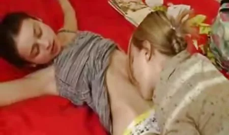 Грудаста реальне порно зі зрілою MILF, Елісон Мур