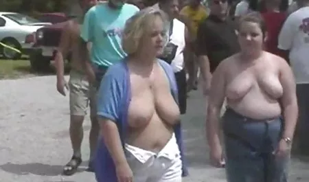 Horny чувак трахкає молоду дівчину реальне безкоштовне порно жорстко